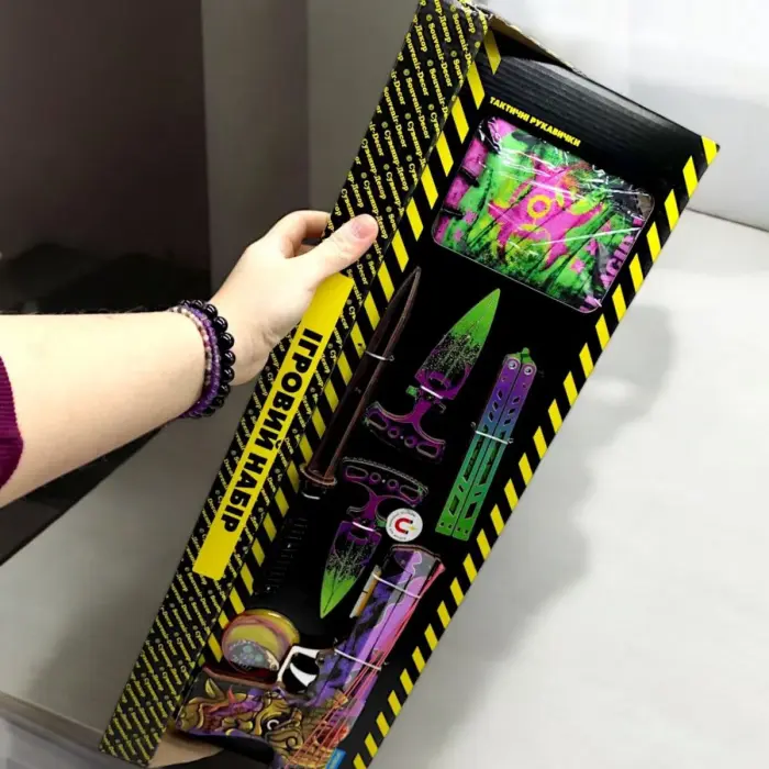 Игровой набор "BIG BOX Orochi", деревянный - резинкострел, ножи, перчатки, брелок