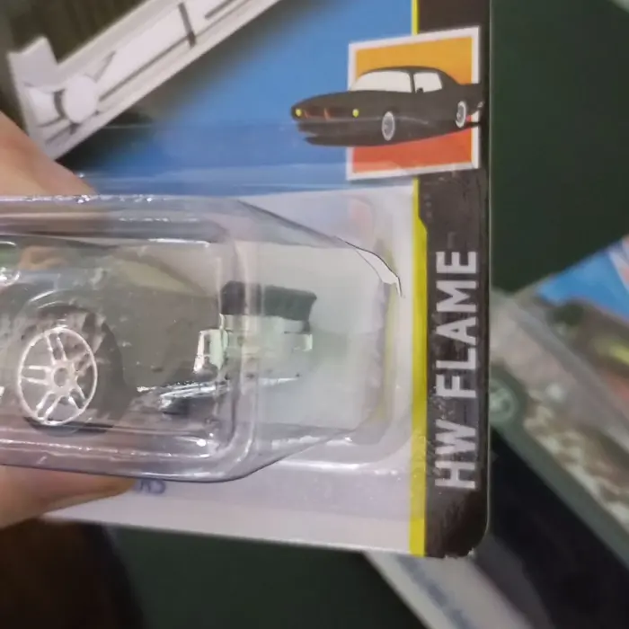 Уцінка. Машинка "Hot Wheel" (довжина 7.5 см, металопластикова, на листі) МІКС ВИДІВ - Лопнут блістер упаковки