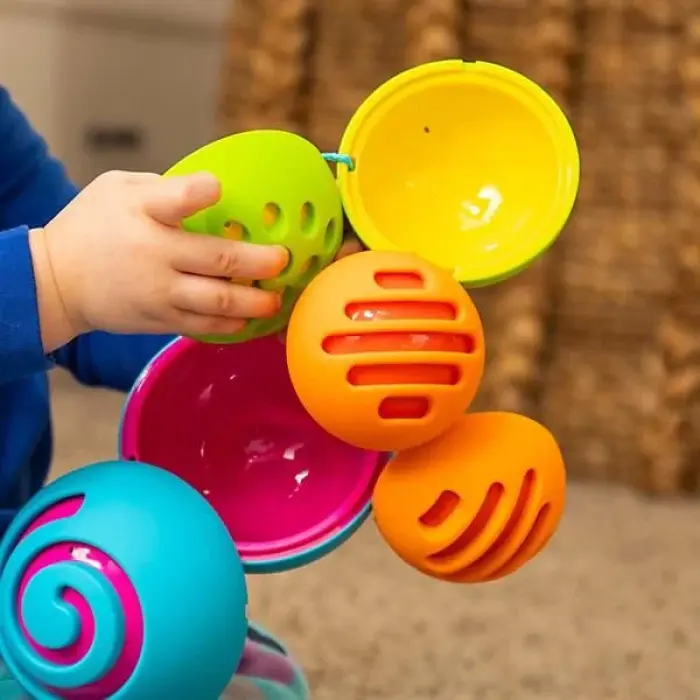Игрушка-сортер сенсорная Омби Fat Brain Toys Oombee Ball Сферы